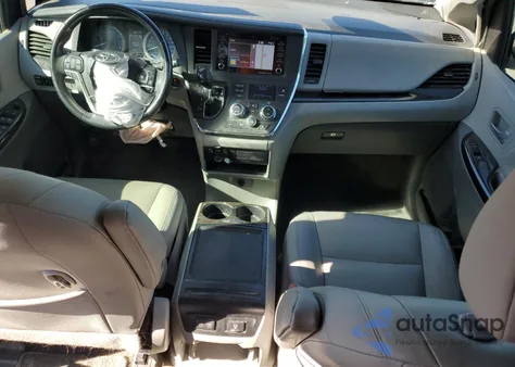 2018 Toyota Sienna Xle из США, поврежденный, VIN 5TDYZ3DC2JS929068